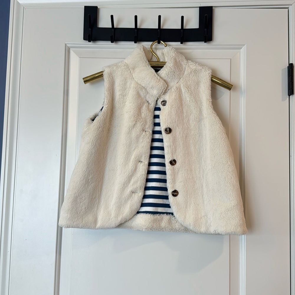 Hanna Andersson Faux Fur Vest with blue and white stripes inside size 12 girls